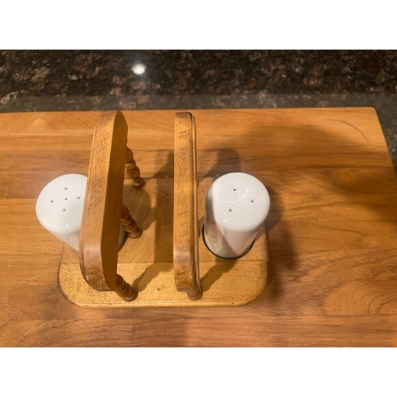 Vintage Wood Napkin Holder w/Salt & Pepper Dispensers - Picture 4 of 8